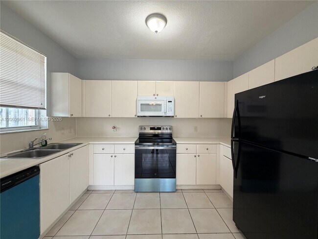 Building Photo - 4094 SW 159th Ave