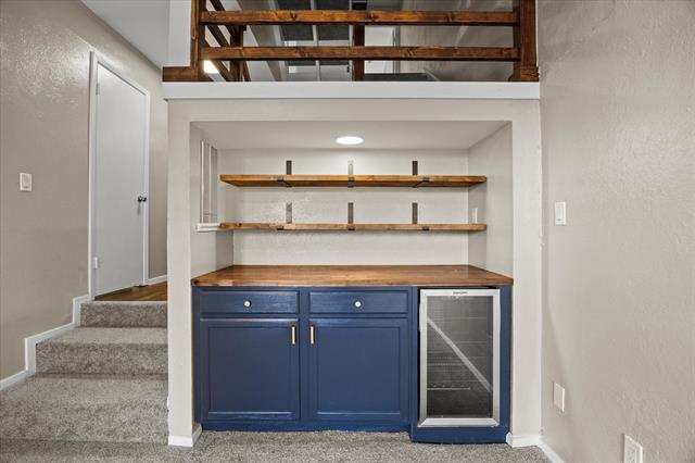 Building Photo - 3905 Village Dr