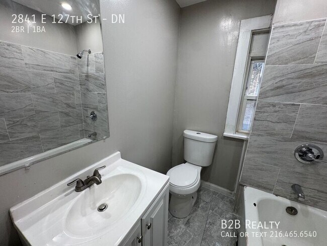 Building Photo - 2841 E 127th St