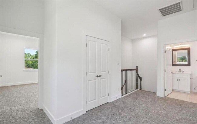 Building Photo - 4514 Galesburg St