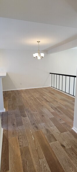Building Photo - 4251 W Sarah St