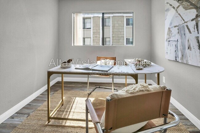 Building Photo - 4082 Mahaila Ave