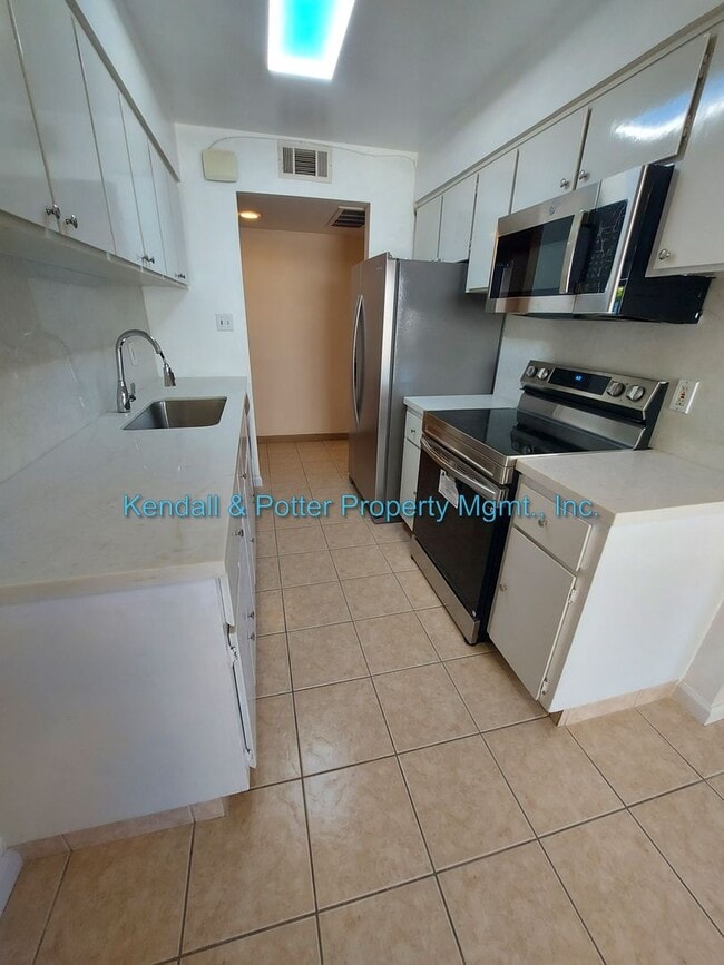 Building Photo - Charming Capitola 2BR with Oversized Patio, Pool Access & Carport Parking - Villas of Capitola!