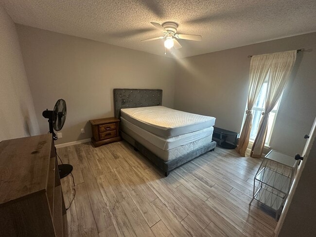 Building Photo - AVAILABLE NOW; APPLY AT OUR WEBSITE TODAY!