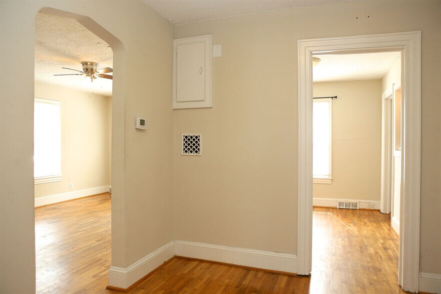 Building Photo - 2214 Walker Ave