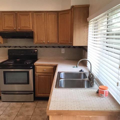 Building Photo - 2622 Meadowview Dr