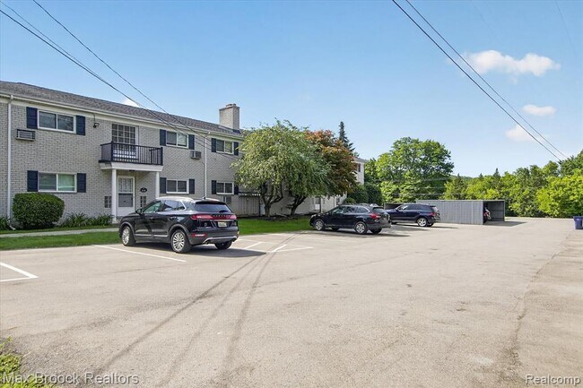 Building Photo - 100 W Hickory Grove Rd