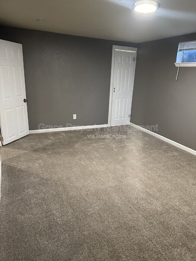 Building Photo - 13669 E Nevada Ave