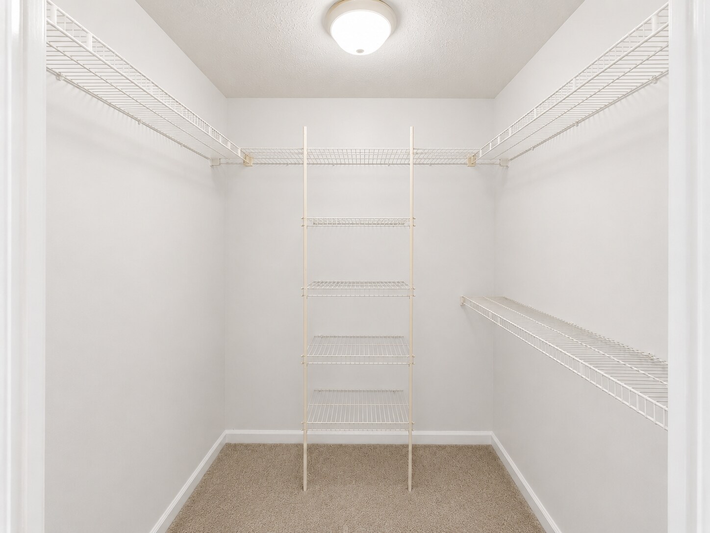 Building Photo - 9766 S Harbour Pointe Dr