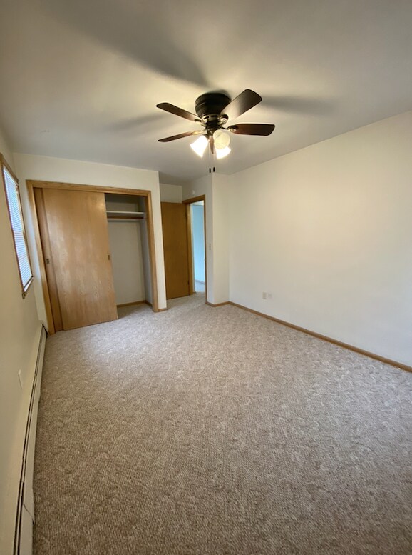 Building Photo - 1211-11 1/2 11 1/2 St N