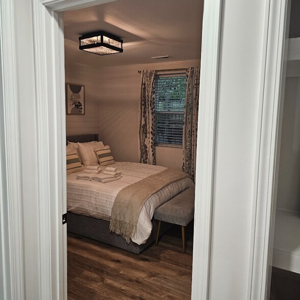 Building Photo - 822 S Kilbourne Rd