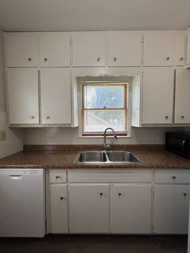 Building Photo - 3516 N 47th Ave