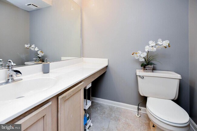Building Photo - 5318 Halibut Pl