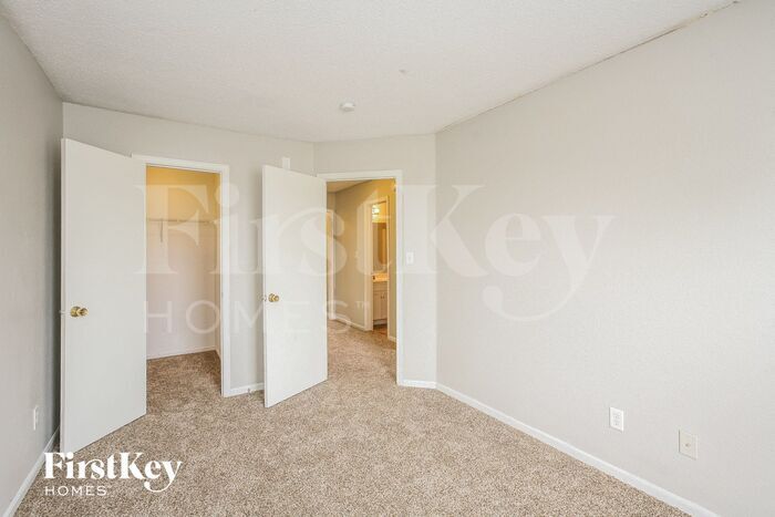 Building Photo - 6230 Long River Ln