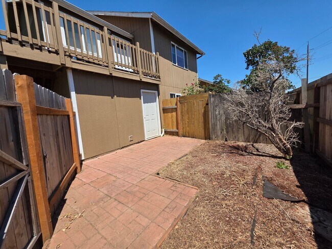 Building Photo - 15450