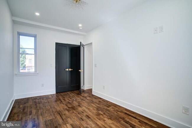 Building Photo - 3038 Salmon St