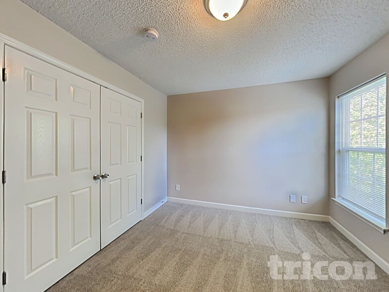 Building Photo - 3337 Braden Dr