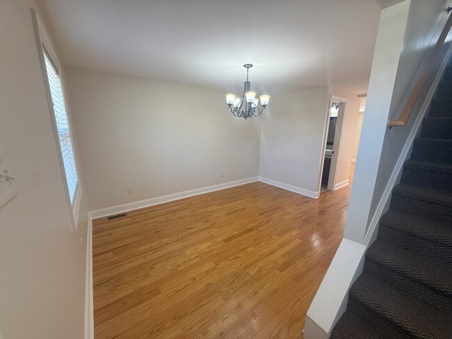 Building Photo - 1430 Simona Dr