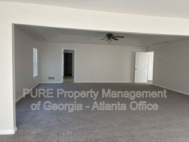 Building Photo - 1424 Saphire Dr