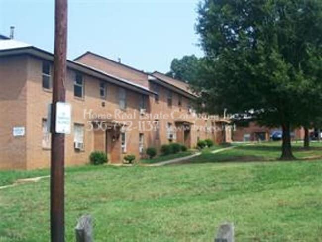Primary Photo - 615 W Twenty-Third St