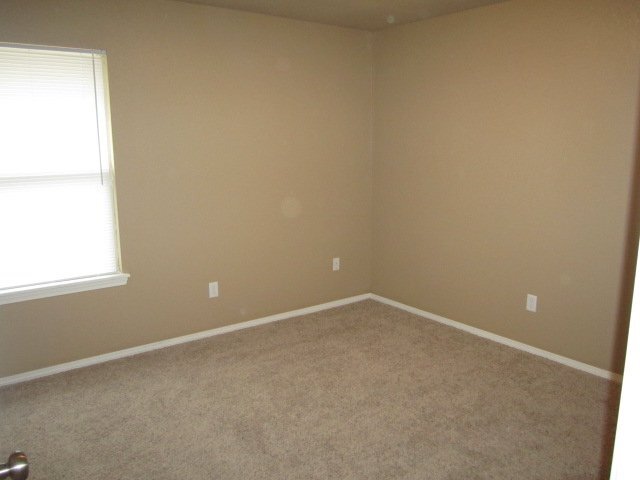 Building Photo - 425 Sterling Pointe Way
