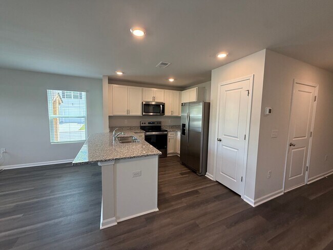 Building Photo - Conway - 3 Bedroom / 2 Bathroom Townhome