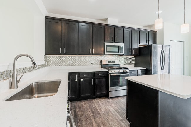 Building Photo - 4446 Monroe Ct