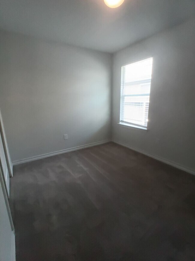 Building Photo - 6507 Hoffman Pln
