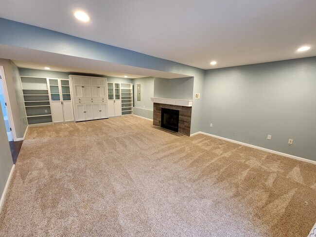 Building Photo - 13894 US-30