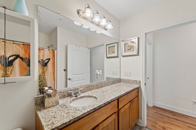 Building Photo - The Fountain Square Apartments