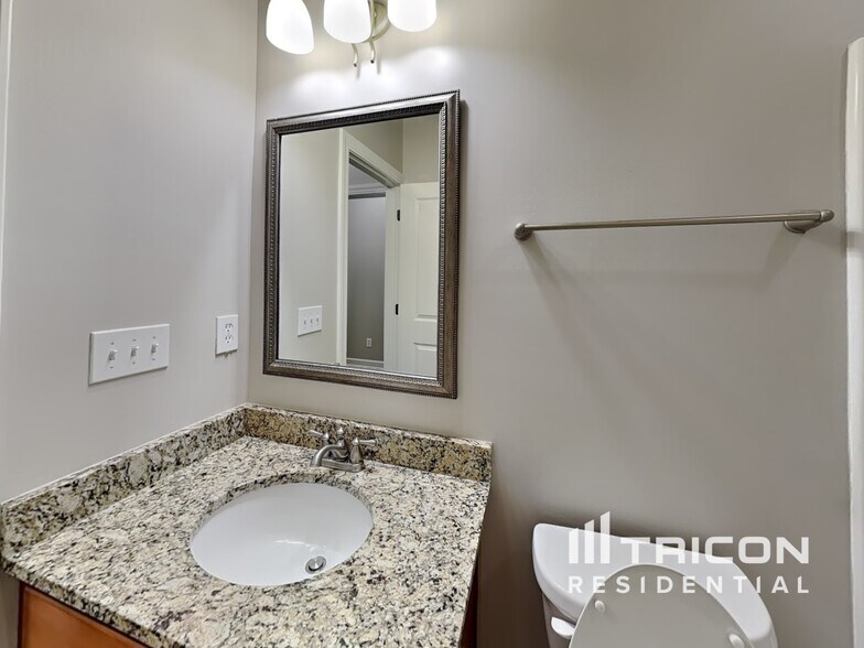 Building Photo - 172 Churchland Dr