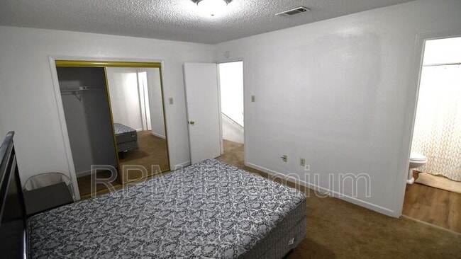 Building Photo - 1795 Boulevard De Province Blvd