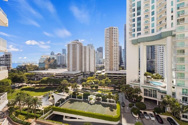 Building Photo - 888 Brickell Key Dr