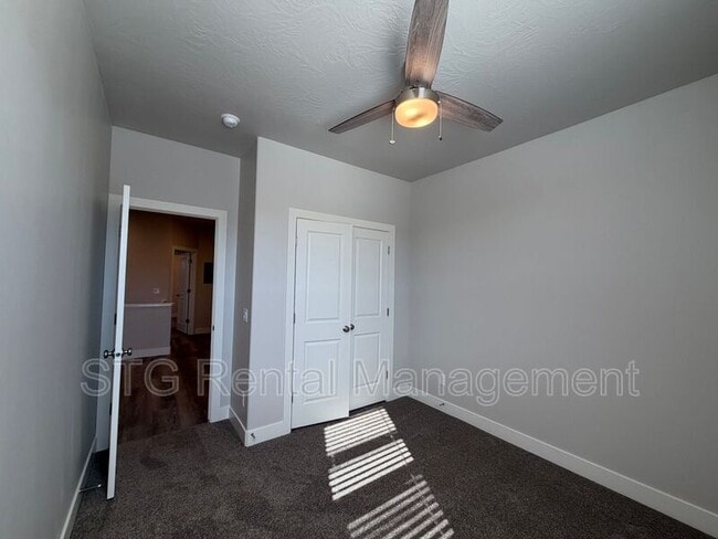 Building Photo - 1020 S 4380 W