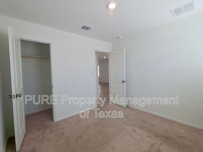 Building Photo - 256 Northern Pintail Dr