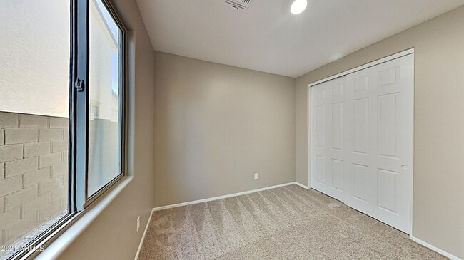 Building Photo - beautiful 3ba 2bth Laveen home