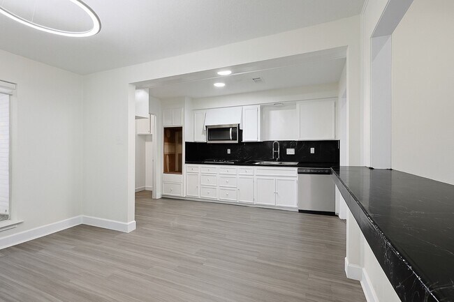 Building Photo - 4832 Whispering Falls Dr