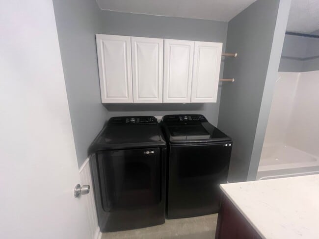 Building Photo - Lovelaceville Road