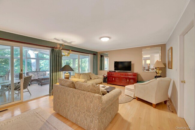 Building Photo - 1075 Inlet Ln