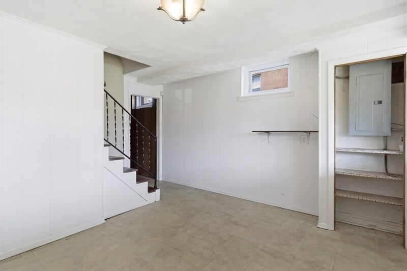 Building Photo - 627 Lucia Ave