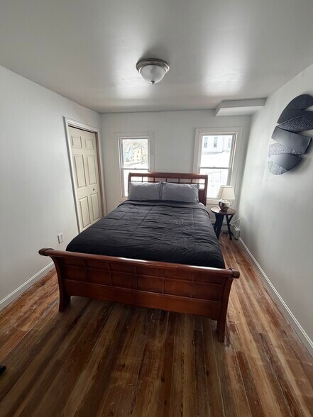 Building Photo - 490 Boswell Ave