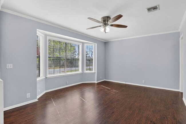 Building Photo - Beautiful 3/2 Available in the Heart of Boynton