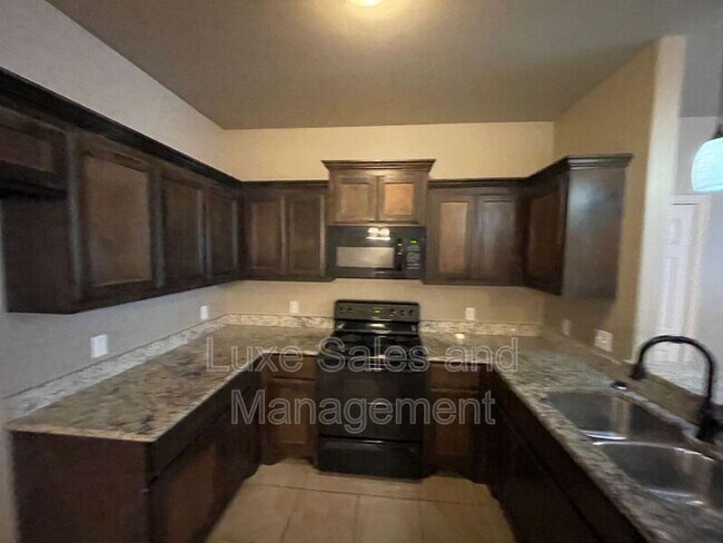 Building Photo - 1317 Garden Gate Dr