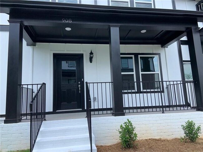 Building Photo - 908 Sweetwater Grove