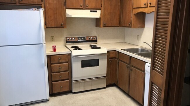 Building Photo - 1000 Sybil Dr
