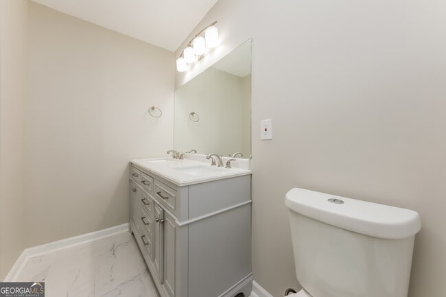 Building Photo - 3539 Meadowview Dr