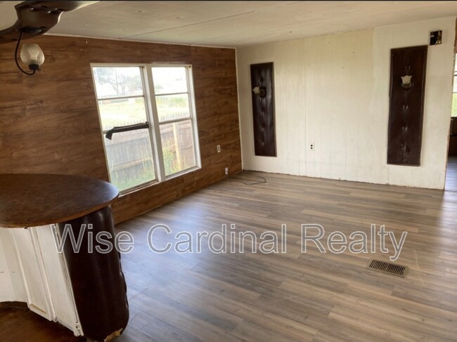 Building Photo - 509 May St