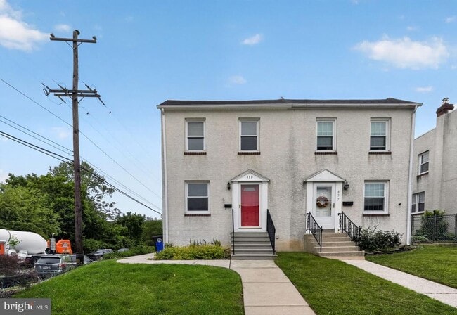 Building Photo - 439 E 11th Ave
