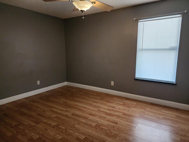 Building Photo - 2153 Royal Poinciana Blvd