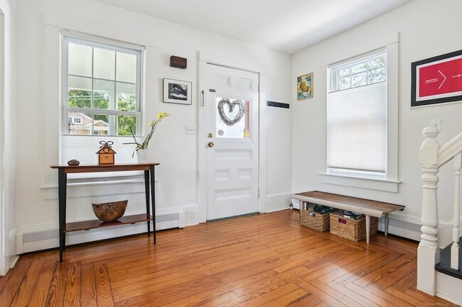 Building Photo - 24 Warren Ave